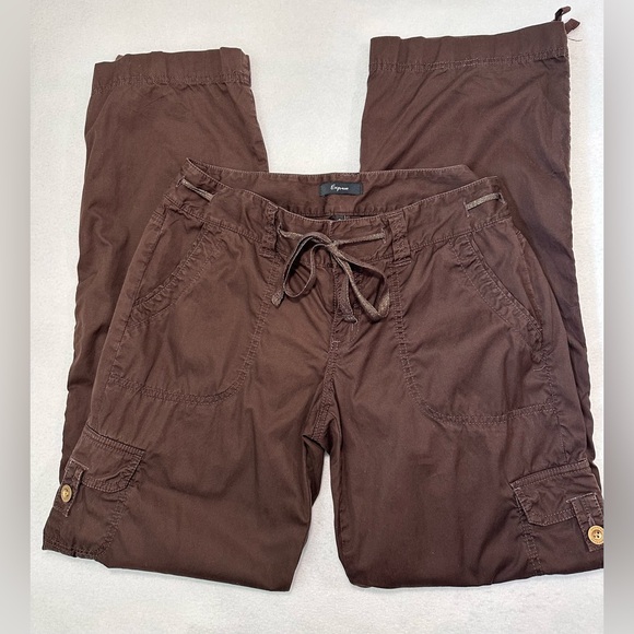 Y2K Vintage Express women's brown cargo pants.
Size: 8 - Picture 3 of 7